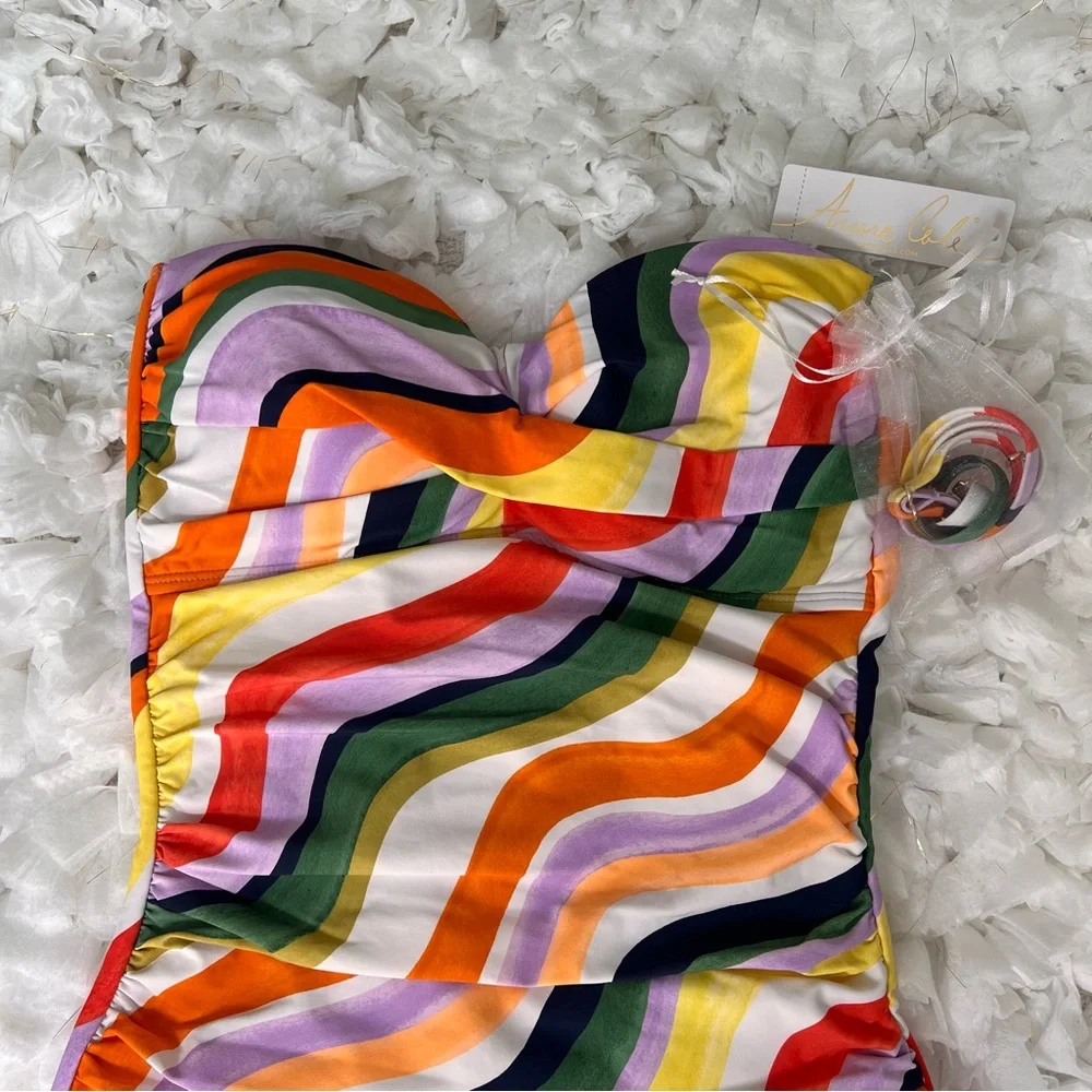 NWT Women's Twist Front Shirred One‎ Piece Swimsuit SIZE 6